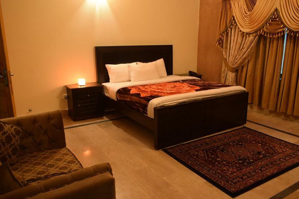 Royal Emirates Residence Аботабад Екстериор снимка